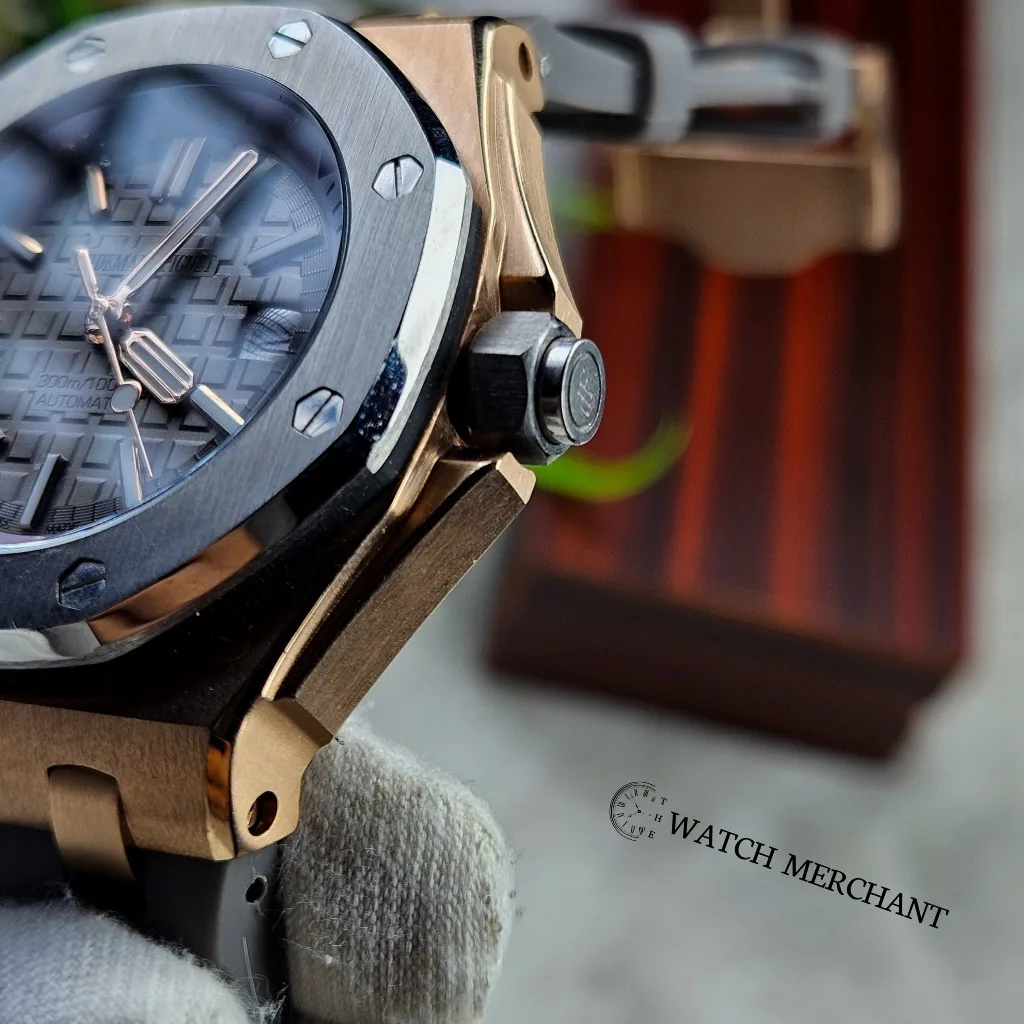 Audemars Piguet Royal Oak Offshore Diver thumbnail 1